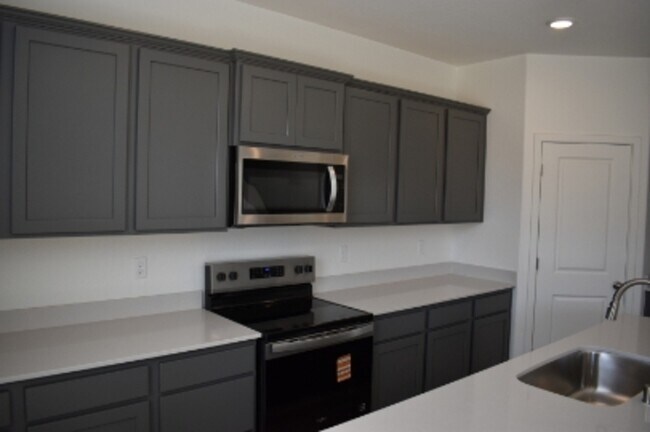 Building Photo - 4636 Sami Jo Dr