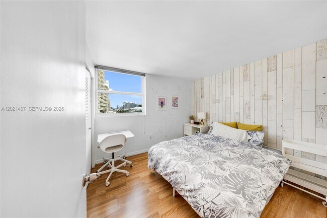 Building Photo - 5880 Collins Ave
