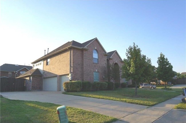 Building Photo - 1019 Amesbury Dr