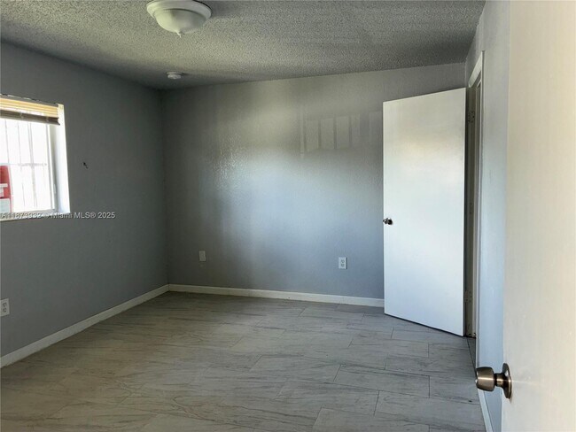 Building Photo - 28015 SW 139th Ct