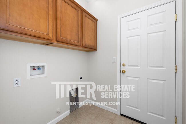Building Photo - 1422 Stoney Cross Ln