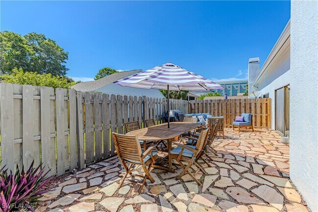 Building Photo - 870 Meadowland Dr
