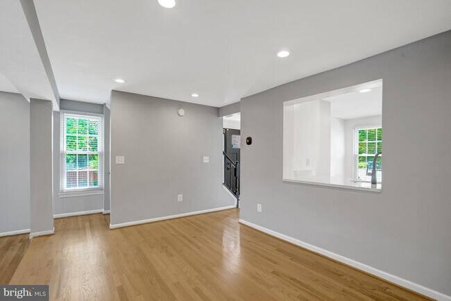 Building Photo - 6063 Hydrangea Dr