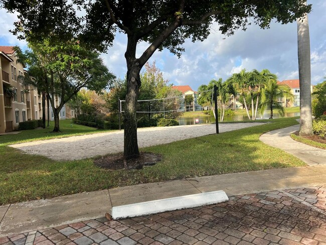 Building Photo - Boynton Beach Condominium