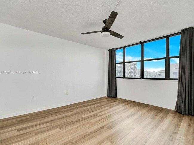 Building Photo - 5838 Collins Ave