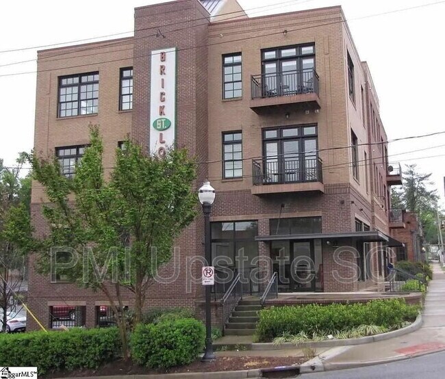 Building Photo - 301 Augusta St