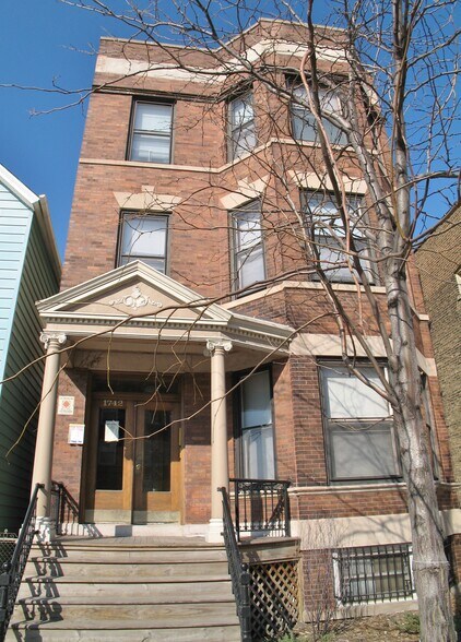 Building Photo - 1742 W Addison St