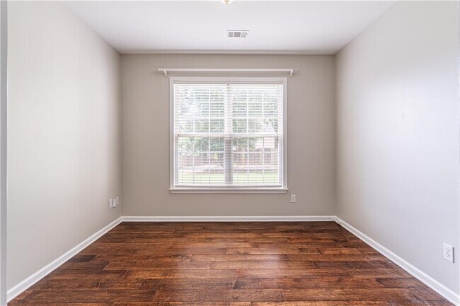 Building Photo - 230 Albrighton Ct