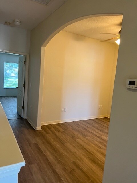 Building Photo - 1140 Hillhurst Dr