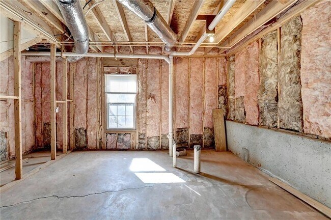 Building Photo - 6330 Oak View Dr