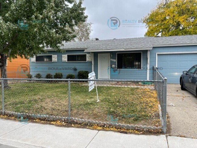 Building Photo - Cozy 3-Bedroom Home with Fenced Yard and G...
