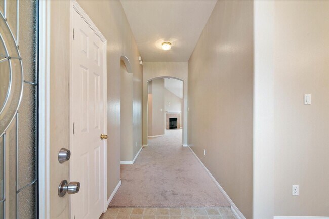 Building Photo - 2614 Maple Pl Ct