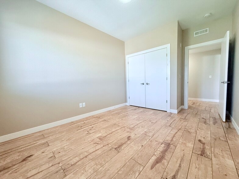 Bed #1 - 221 E 5th St