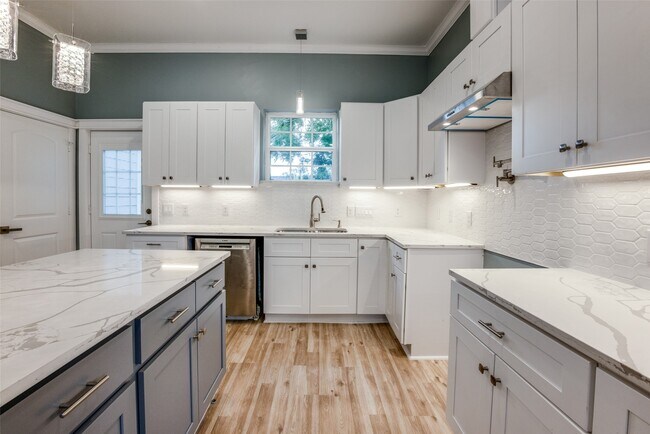 Building Photo - 4927 E Ridge Creek Dr