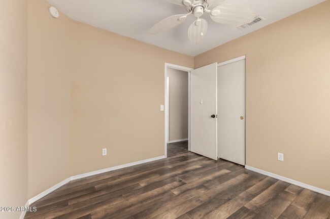 Building Photo - 8642 W Laurel Ln