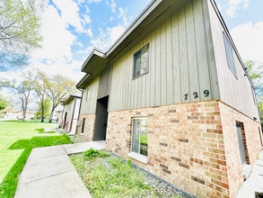 Building Photo - 729 Buchanan Ave
