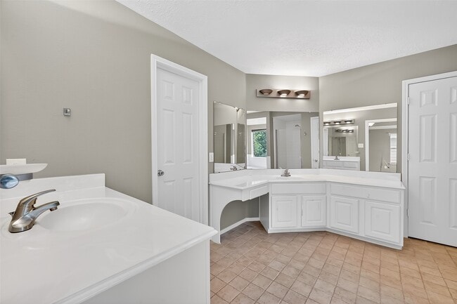 Building Photo - 21519 San Marino Dr