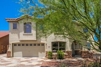 Building Photo - 526 E Milada Dr