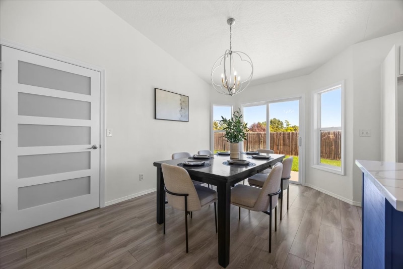 Building Photo - 5174 N Rothmans Ave