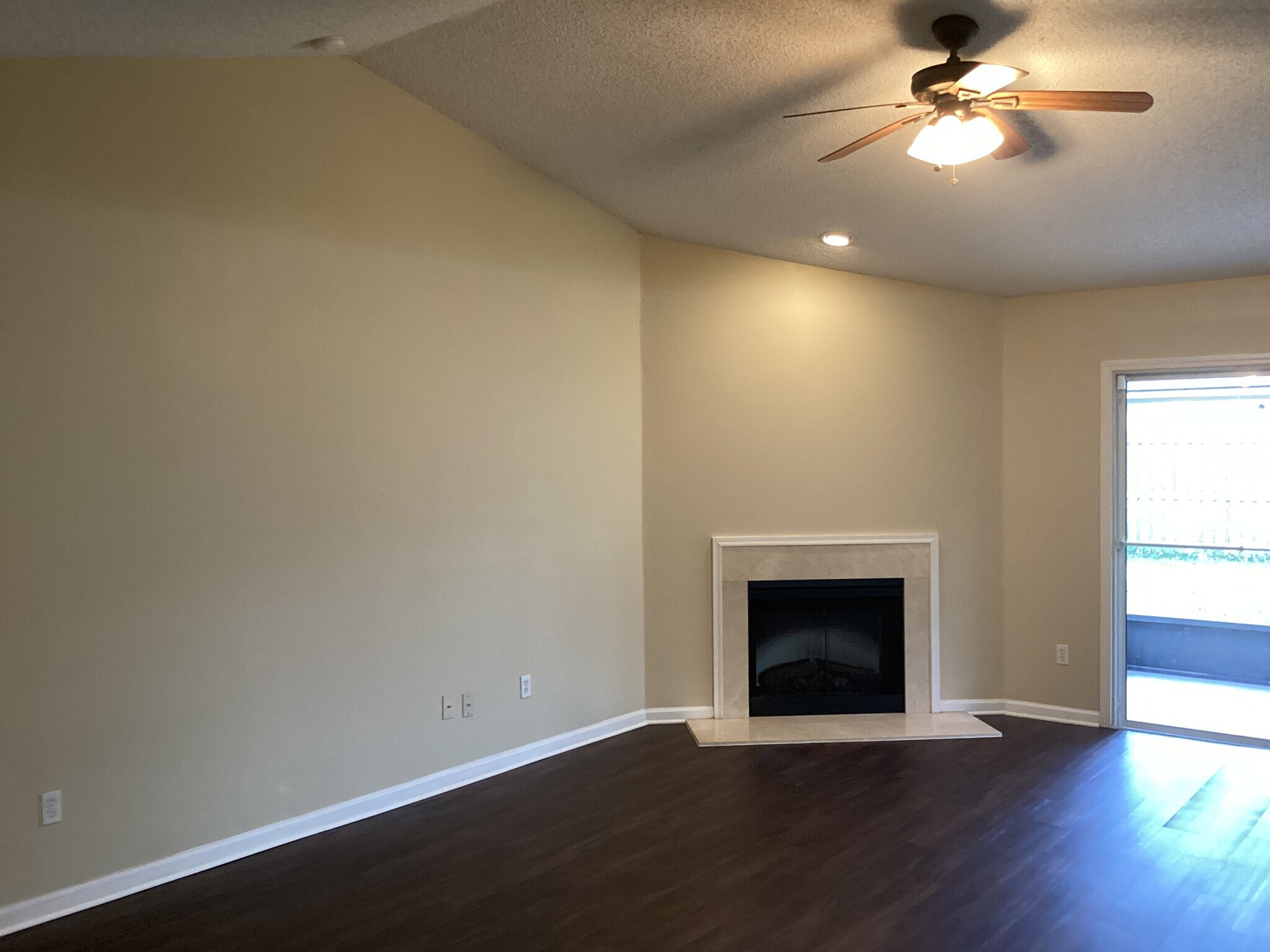 Building Photo - 6410 Blue Leaf Ln