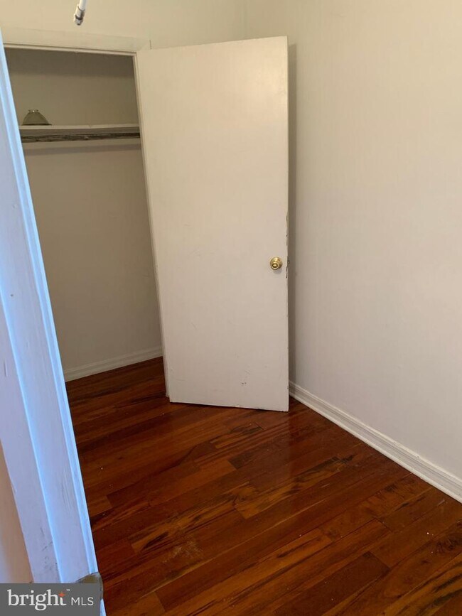 Building Photo - 605 N Carey St