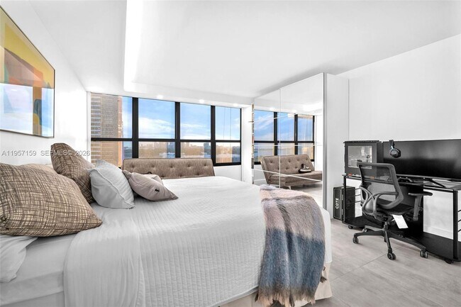 Building Photo - 780 NE 69th St