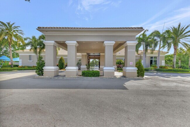 Building Photo - 12372 Cascades Pointe Dr