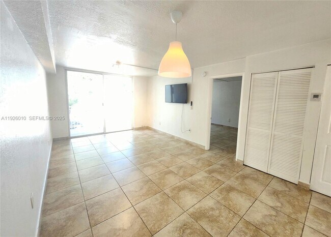 Building Photo - 1666 West Ave