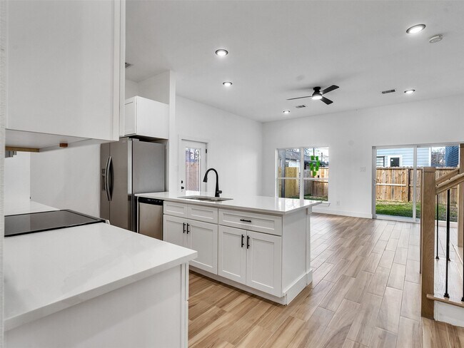 Building Photo - 4421 Reed Rd