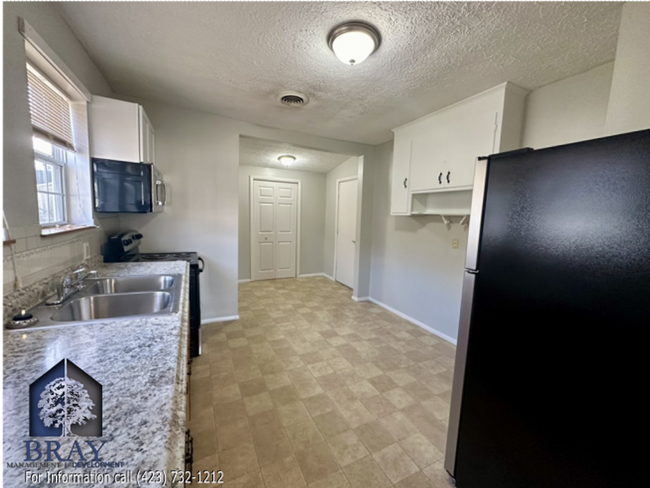 Building Photo - 2BR Kingsport Cottage