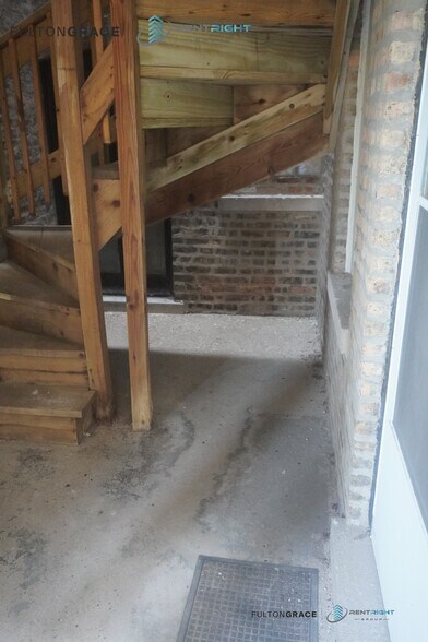 Building Photo - 537 W Eugenie St