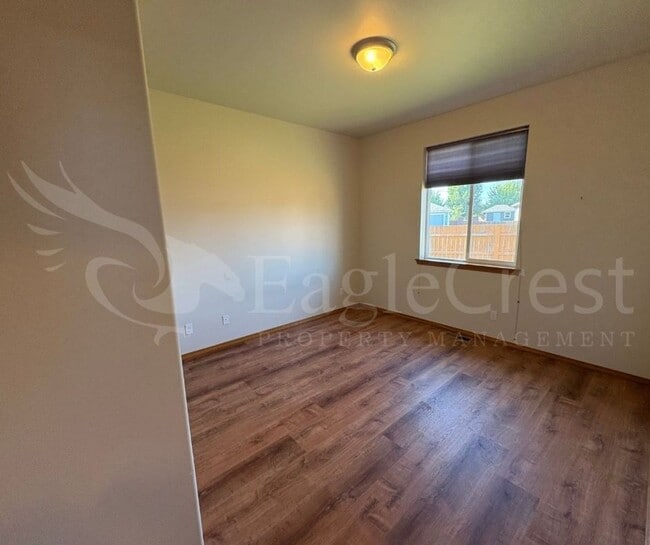 Building Photo - Three Bedroom, Two Bathroom House in Chape...