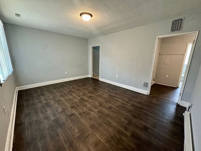 Building Photo - 652 Miller Rd