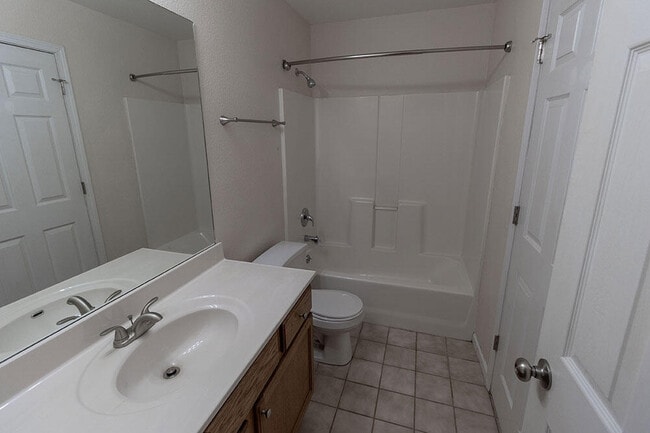 Building Photo - 1325 Godas Cir