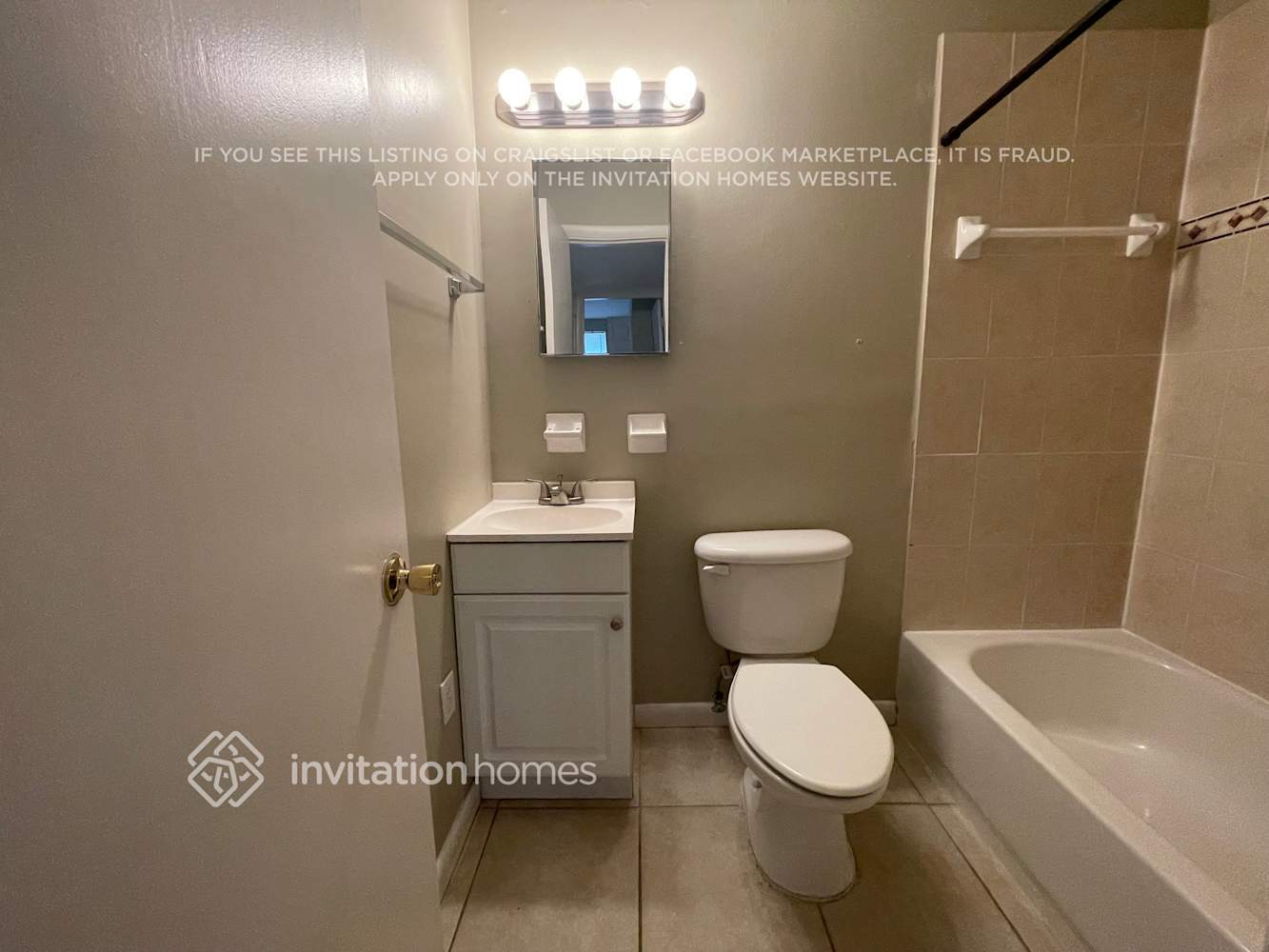 Building Photo - 2928 Pinedale Ave