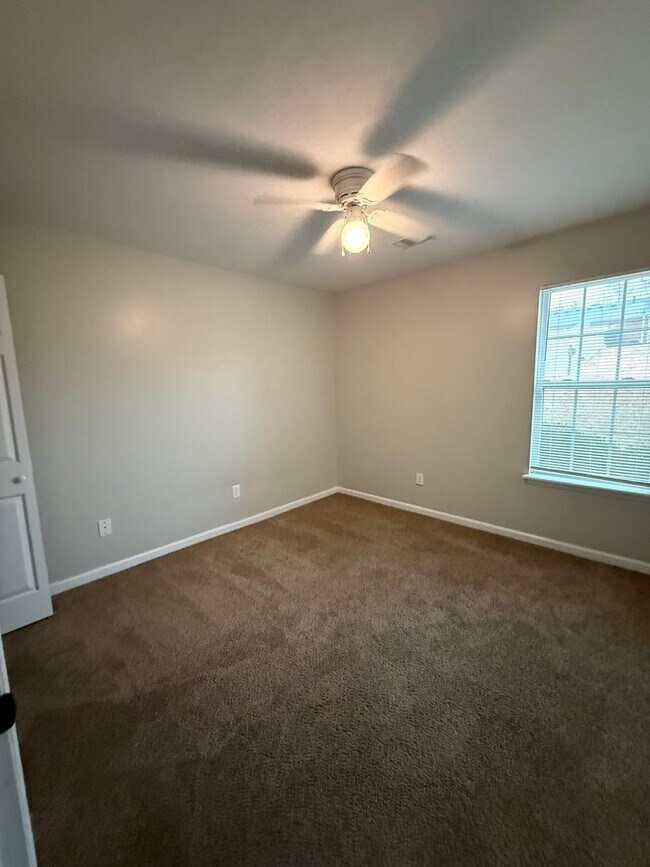 Building Photo - 1500 Cedar Hill Trail