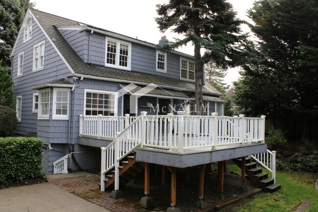 Building Photo - 5 Bedroom, 4 Bathroom Historic Tacoma Home