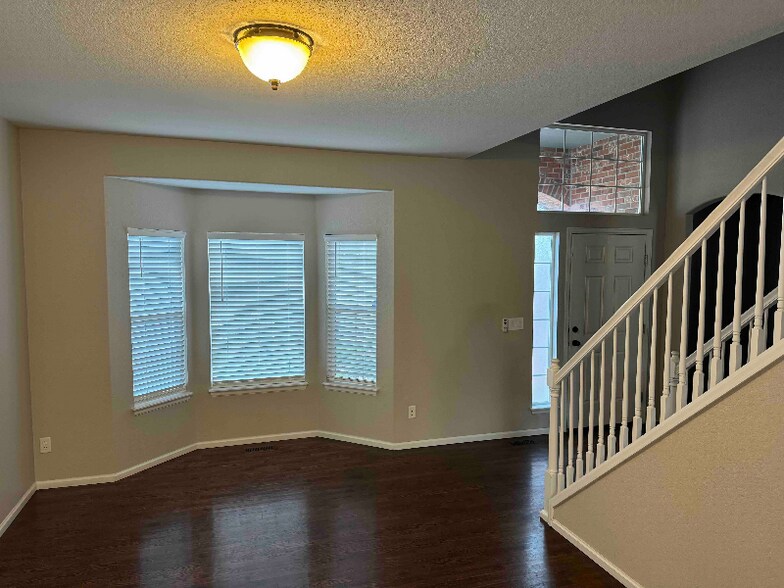 Building Photo - 4046 Stampede Dr