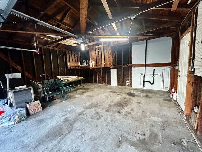 Building Photo - 2239 Clark Ave