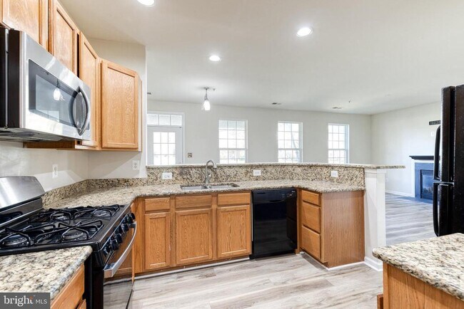 Building Photo - 23216 Observation Dr