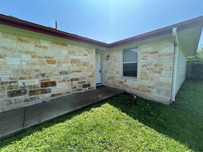Building Photo - 245 Marvin Cove