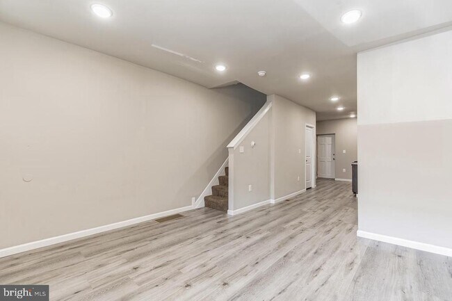 Building Photo - 5727 Osage Ave