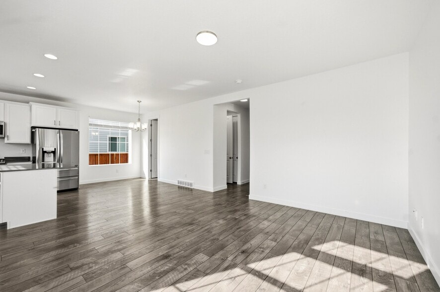 Building Photo - 2629 E Barnwood Ln