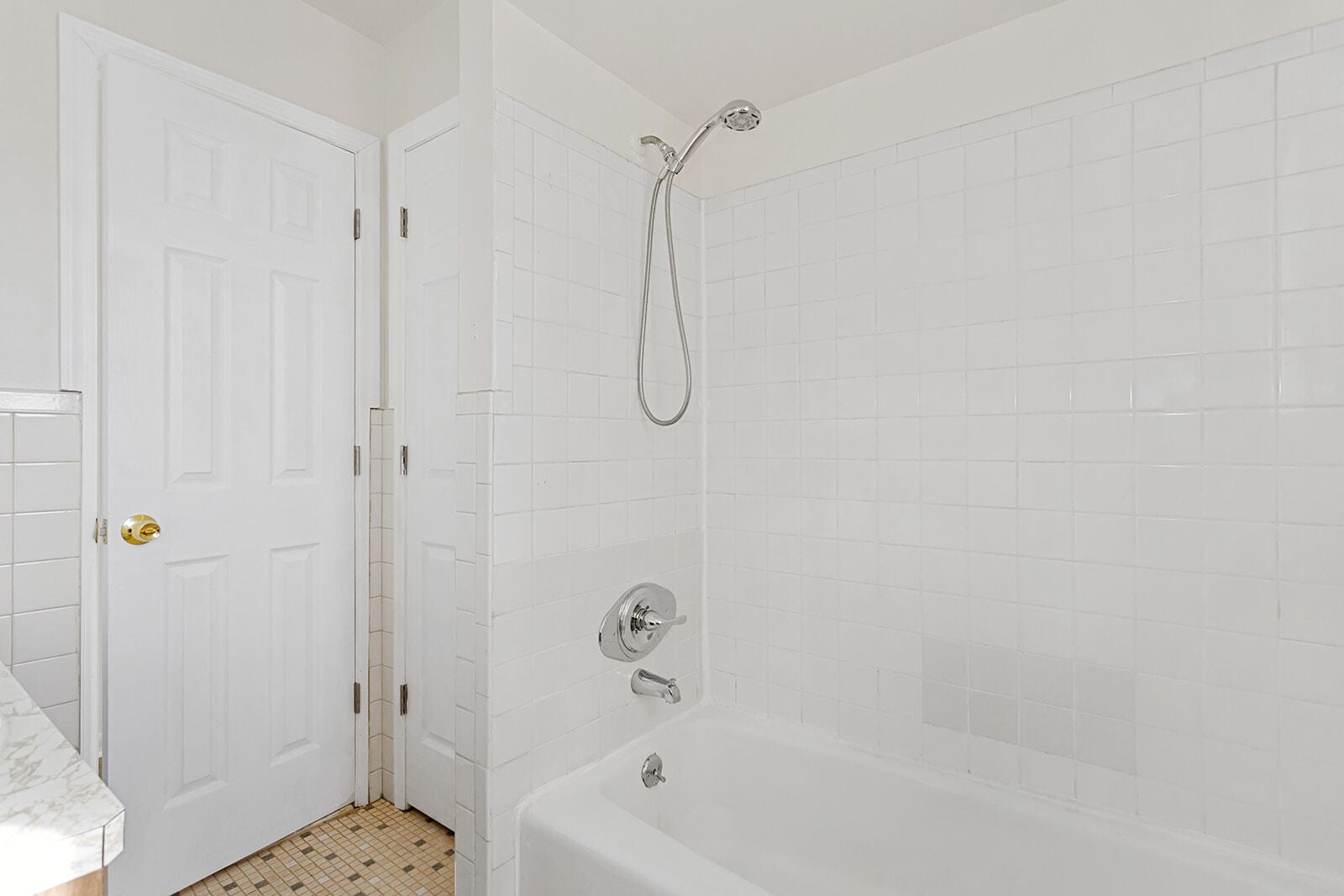 Building Photo - 145 Arnot St