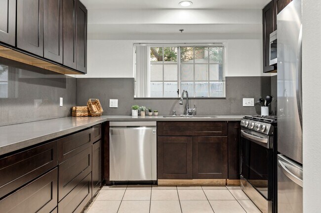 Building Photo - 10777 Ashton Ave