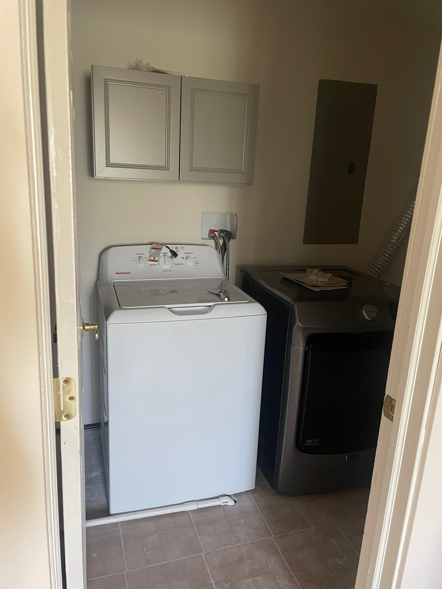 Laundry - 222 W Golden Eagle Cir