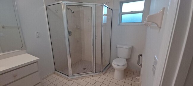 Building Photo - 150 NW Byron St