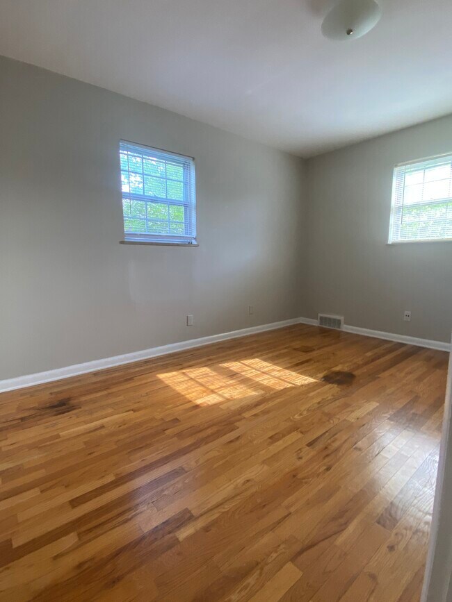 Building Photo - 2711 Riedling Dr