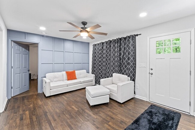 Building Photo - 1326 Stella Cir SW