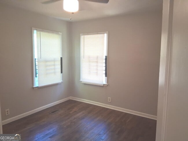 Building Photo - 2078 E Lilac Ln